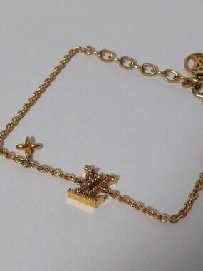 Louis Vuitton LV Iconic Gold Bracelet